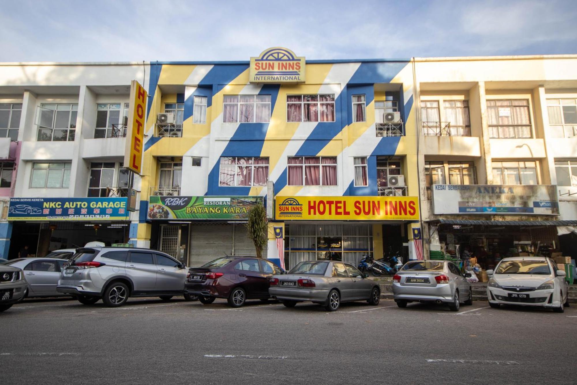 Sun Inns Permas Jaya Джохор-Бару Экстерьер фото