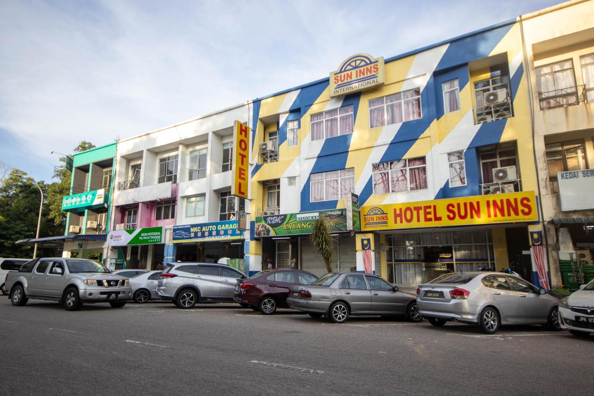 Sun Inns Permas Jaya Джохор-Бару Экстерьер фото