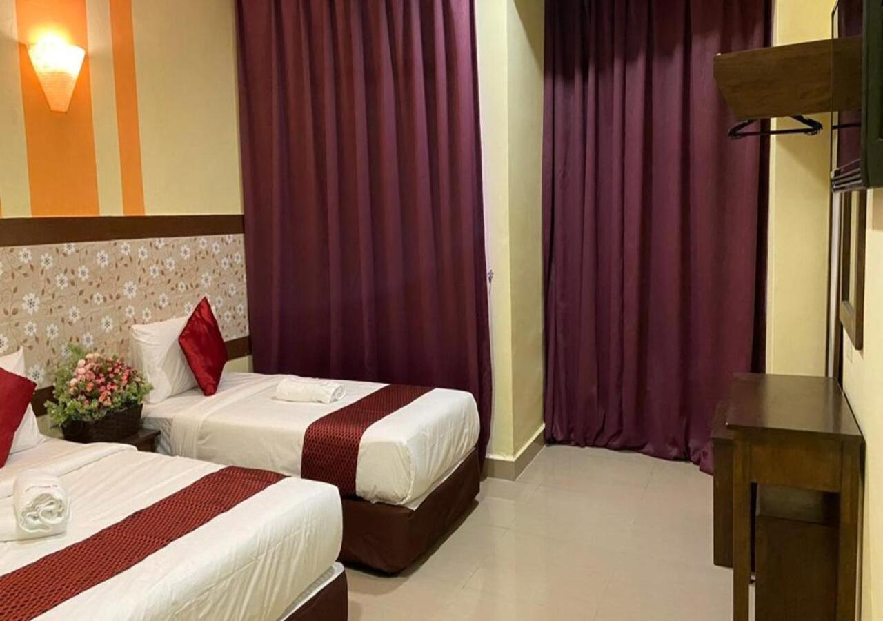 Sun Inns Permas Jaya Джохор-Бару Экстерьер фото