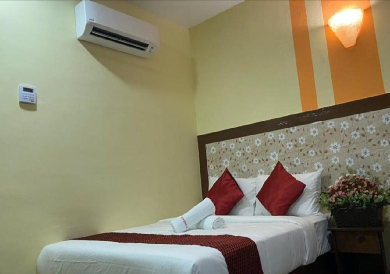Sun Inns Permas Jaya Джохор-Бару Экстерьер фото